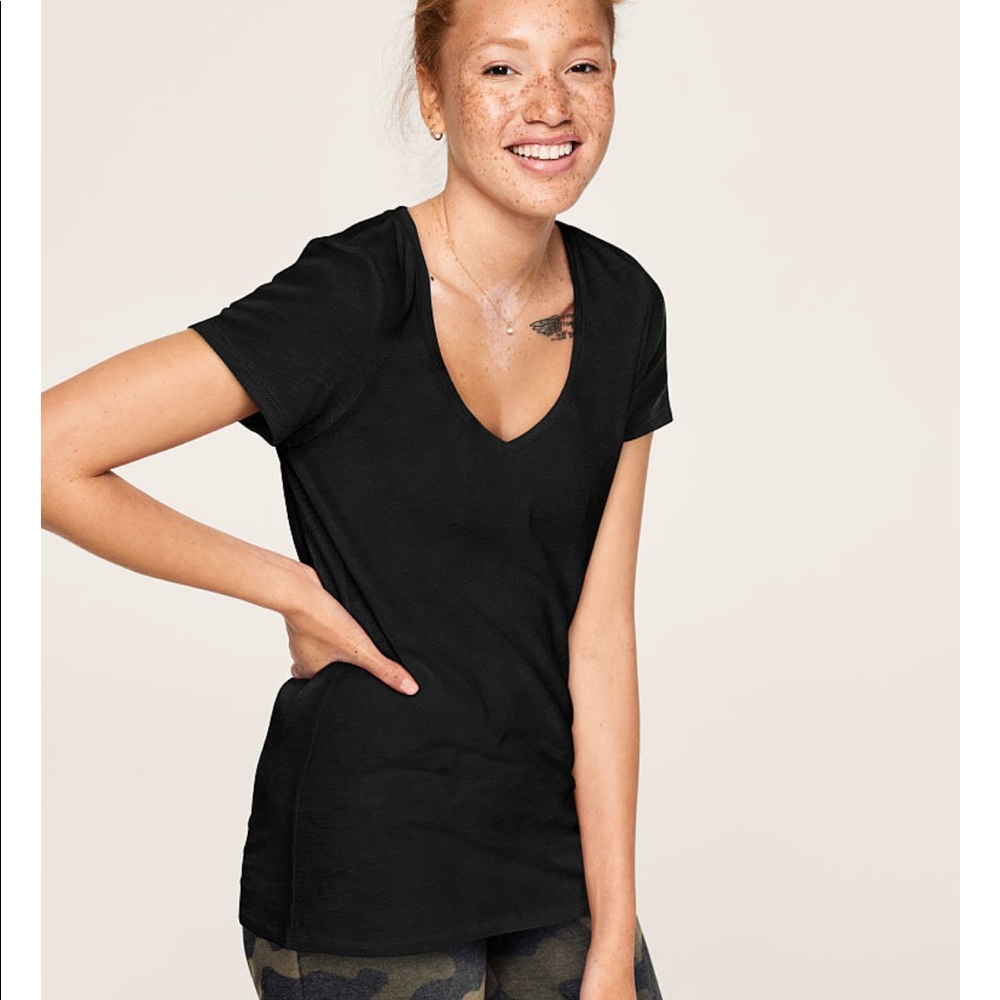 VS PINK black v neck everyday tee